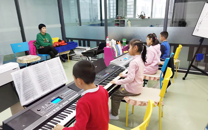 你觉得电子琴、钢琴培训老师的 ”随便一教”，可没那么简单！